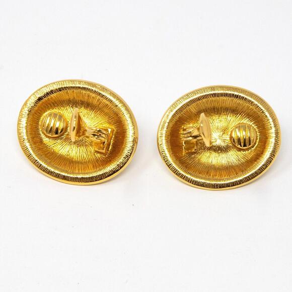 Vtg Signed MONET Gold Tone Cream Enamel Faux Pearl Large Oval Clip On Earrings - Picture 9 of 9